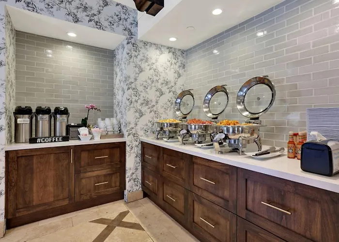 Best Western Plus Sunset Plaza